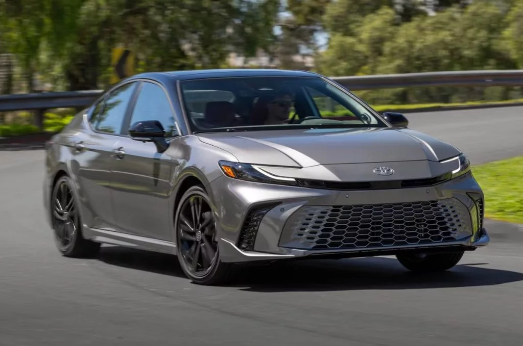 تویوتا کمری 2025